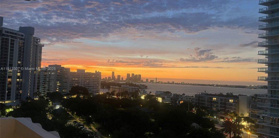 Condo à Miami Beach, Floride, 1 chambre  № 1968797