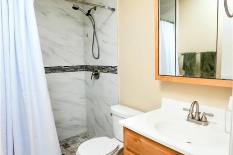 House in Cape Coral, Florida 4 bedrooms, 176.79 sq.m. № 1634189 - photo 21