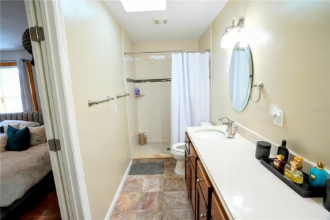 House in Cape Coral, Florida 4 bedrooms, 176.79 sq.m. № 1634189 - photo 20