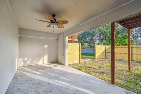 Снять в аренду квартиру в Холидэй, Флорида 3 спальни, 157.19м2, № 2108877 - фото 24