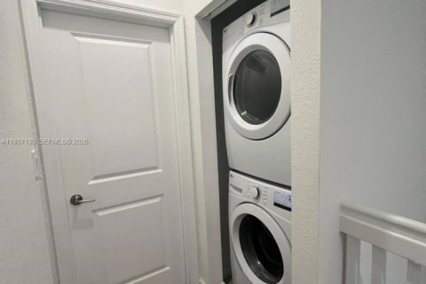 Купить таунхаус в Хомстед, Флорида 3 спальни, 143.53м2, № 2049679 - фото 14