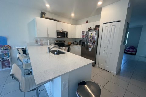 Купить таунхаус в Хомстед, Флорида 3 спальни, 143.53м2, № 2049679 - фото 23