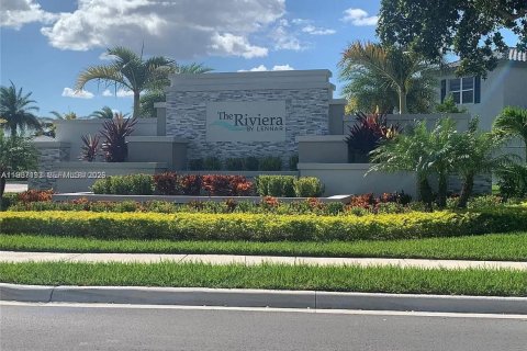 Купить таунхаус в Хомстед, Флорида 3 спальни, 143.53м2, № 2049679 - фото 2