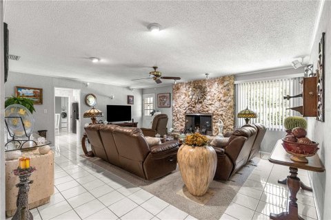 House in Ocala, Florida 3 bedrooms, 204.57 sq.m. № 2150095 - photo 8