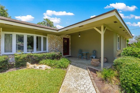 House in Ocala, Florida 3 bedrooms, 204.57 sq.m. № 2150095 - photo 2