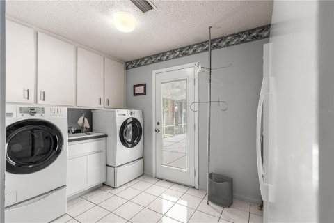 House in Ocala, Florida 3 bedrooms, 204.57 sq.m. № 2150095 - photo 18