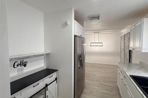 Villa ou maison à louer à Spring Hill, Floride: 3 chambres, 103.49 m2 № 2098787 - photo 10