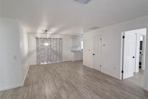 Villa ou maison à louer à Spring Hill, Floride: 3 chambres, 103.49 m2 № 2098787 - photo 7