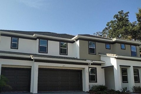 Casa en venta en Kissimmee, Florida, 15 dormitorios, 580.55 m2 № 1757989 - foto 1