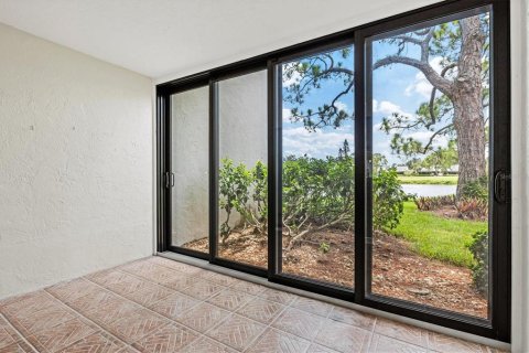 Condo in Sarasota, Florida, 1 bedroom № 2238074 - photo 29