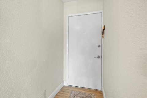 Condo in Sarasota, Florida, 1 bedroom № 2238074 - photo 7