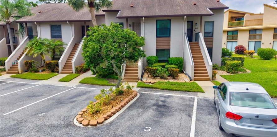 Condo in Sarasota, Florida, 1 bedroom № 2238074