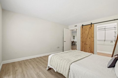 Condo in Sarasota, Florida, 1 bedroom № 2238074 - photo 25