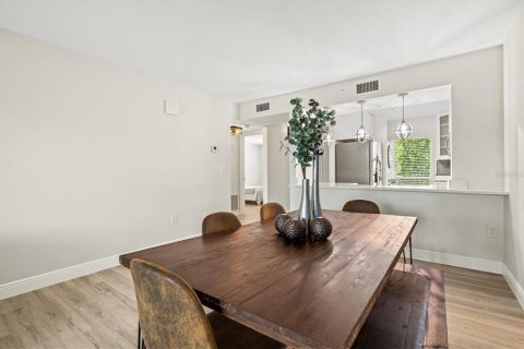Condo in Sarasota, Florida, 1 bedroom № 2238074 - photo 18