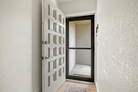Condo in Sarasota, Florida, 1 bedroom № 2238074 - photo 6