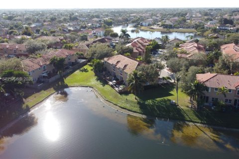 Townhouse in Miami, Florida 3 bedrooms, 158.86 sq.m. № 1996919 - photo 20