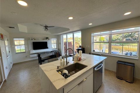 Townhouse in Miami, Florida 3 bedrooms, 158.86 sq.m. № 1996919 - photo 9