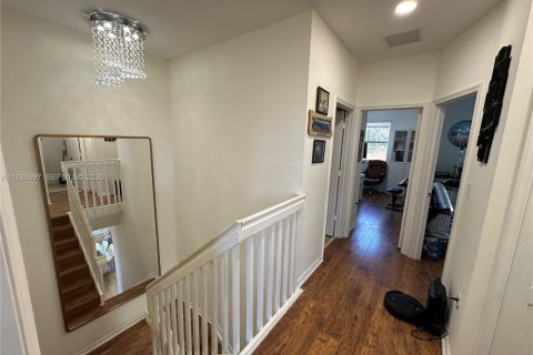 Townhouse in Miami, Florida 3 bedrooms, 158.86 sq.m. № 1996919 - photo 10