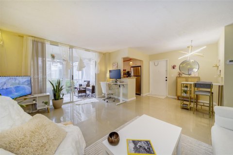 Condo in Deerfield Beach, Florida, 1 bedroom  № 1468600 - photo 7