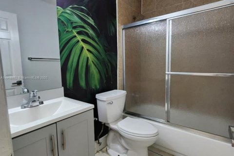 Casa en venta en Sunrise, Florida, 3 dormitorios, 121.89 m2 № 1974375 - foto 9