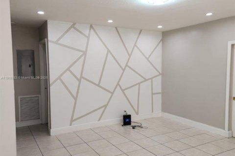 Casa en venta en Sunrise, Florida, 3 dormitorios, 121.89 m2 № 1974375 - foto 3