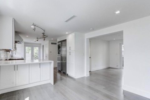 Casa en alquiler en West Palm Beach, Florida, 3 dormitorios, 105.17 m2 № 2084985 - foto 5