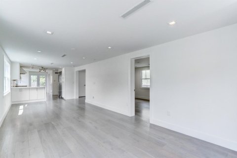 Casa en alquiler en West Palm Beach, Florida, 3 dormitorios, 105.17 m2 № 2084985 - foto 12