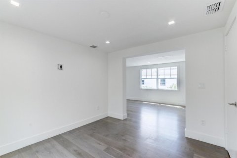 Casa en alquiler en West Palm Beach, Florida, 3 dormitorios, 105.17 m2 № 2084985 - foto 17