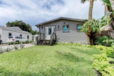 Casa en alquiler en West Palm Beach, Florida, 3 dormitorios, 105.17 m2 № 2084985 - foto 2