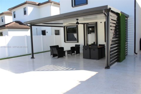 Купить виллу или дом в Хайалиа, Флорида 4 спальни, 184.88м2, № 2003186 - фото 3