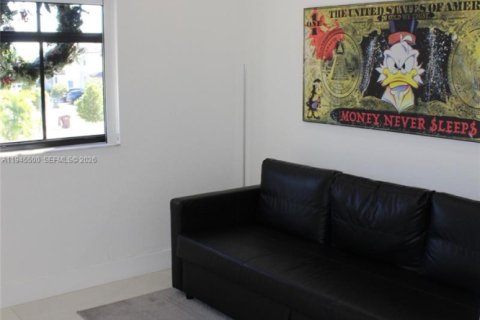 Купить виллу или дом в Хайалиа, Флорида 4 спальни, 184.88м2, № 2003186 - фото 13