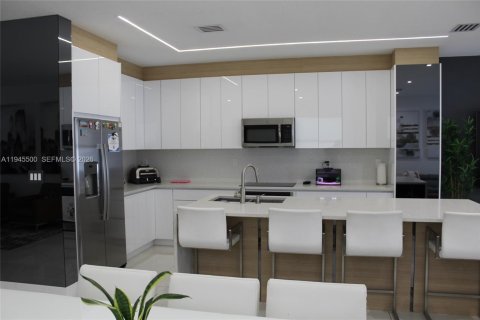 Купить виллу или дом в Хайалиа, Флорида 4 спальни, 184.88м2, № 2003186 - фото 8