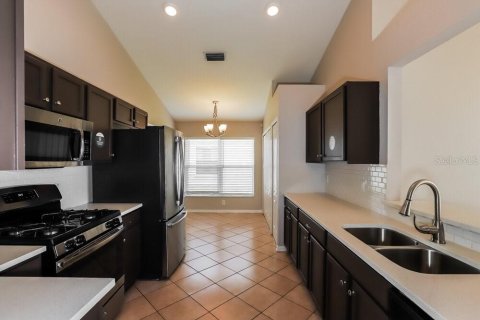 House in Wesley Chapel, Florida 4 bedrooms, 154.68 sq.m. № 2393459 - photo 6