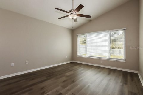 House in Wesley Chapel, Florida 4 bedrooms, 154.68 sq.m. № 2393459 - photo 9