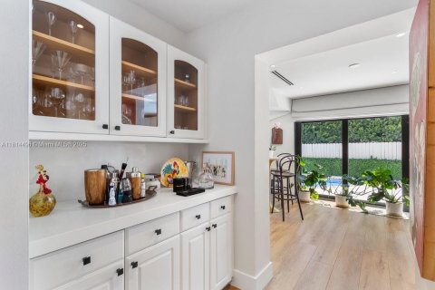 House in Key Biscayne, Florida 4 bedrooms, 257.8 sq.m. № 1768149 - photo 16