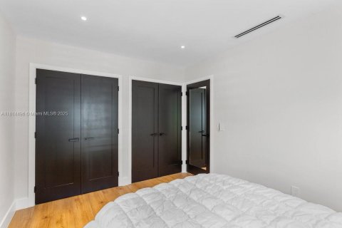 House in Key Biscayne, Florida 4 bedrooms, 257.8 sq.m. № 1768149 - photo 27
