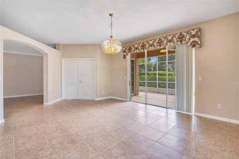 House in Clermont, Florida 2 bedrooms, 185.53 sq.m. № 2096199 - photo 15