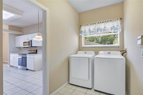 House in Clermont, Florida 2 bedrooms, 185.53 sq.m. № 2096199 - photo 12