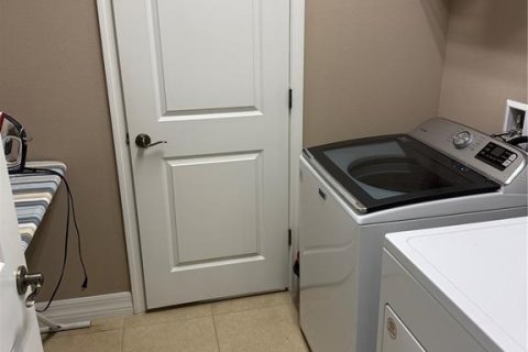 Casa en venta en Wesley Chapel, Florida, 3 dormitorios, 189.24 m2 № 2316614 - foto 16