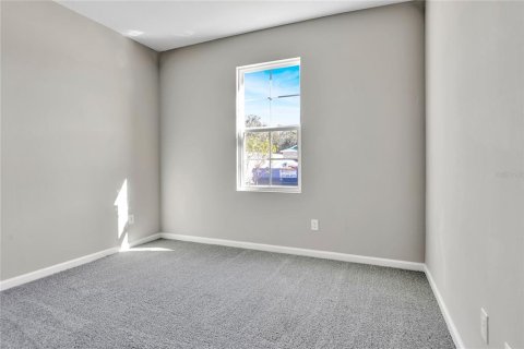 House in Tavares, Florida 4 bedrooms, 192.31 sq.m. № 1259896 - photo 8
