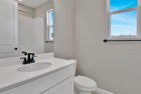 House in Tavares, Florida 4 bedrooms, 192.31 sq.m. № 1259896 - photo 9