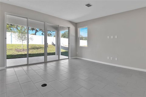 House in Tavares, Florida 4 bedrooms, 192.31 sq.m. № 1259896 - photo 7