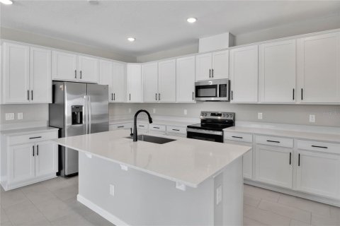 House in Tavares, Florida 4 bedrooms, 192.31 sq.m. № 1259896 - photo 5