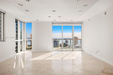 Condo in Miami, Florida, 3 bedrooms  № 2026161 - photo 2