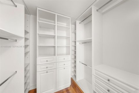 Condo in Miami, Florida, 3 bedrooms  № 2026161 - photo 10