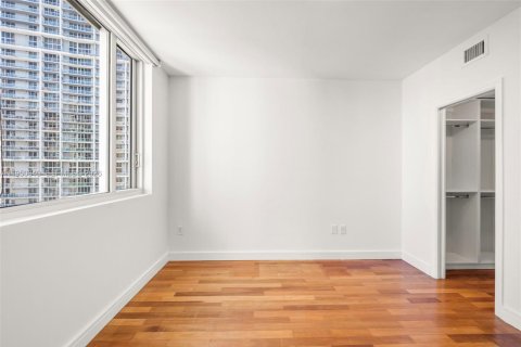 Condo in Miami, Florida, 3 bedrooms  № 2026161 - photo 20