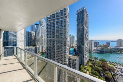 Condo in Miami, Florida, 3 bedrooms  № 2026161 - photo 25