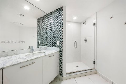 Condo in Miami, Florida, 3 bedrooms  № 2026161 - photo 23