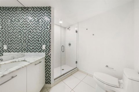 Condo in Miami, Florida, 3 bedrooms  № 2026161 - photo 24