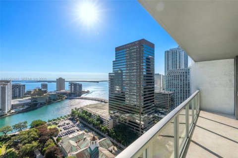 Condo in Miami, Florida, 3 bedrooms  № 2026161